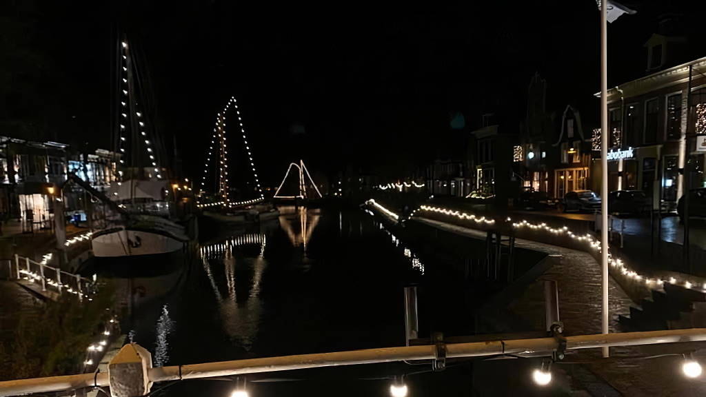 Verlichting het Grutdjip. Gesteund door het Dokkumer Stadsfonds